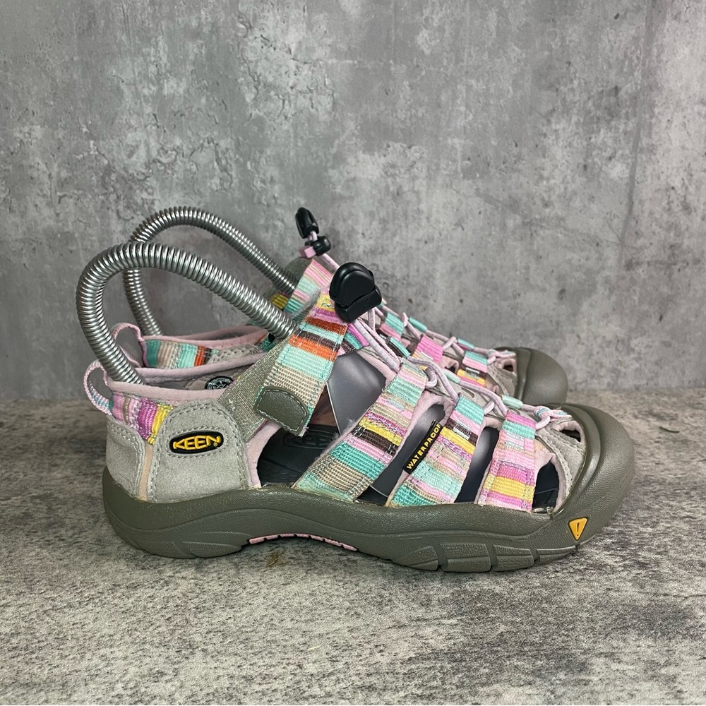 Keen Waterproof Sandals Youth sz 3Y